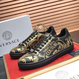 Versace 黑金巴洛克印花皮革鞋面生活方式运动鞋