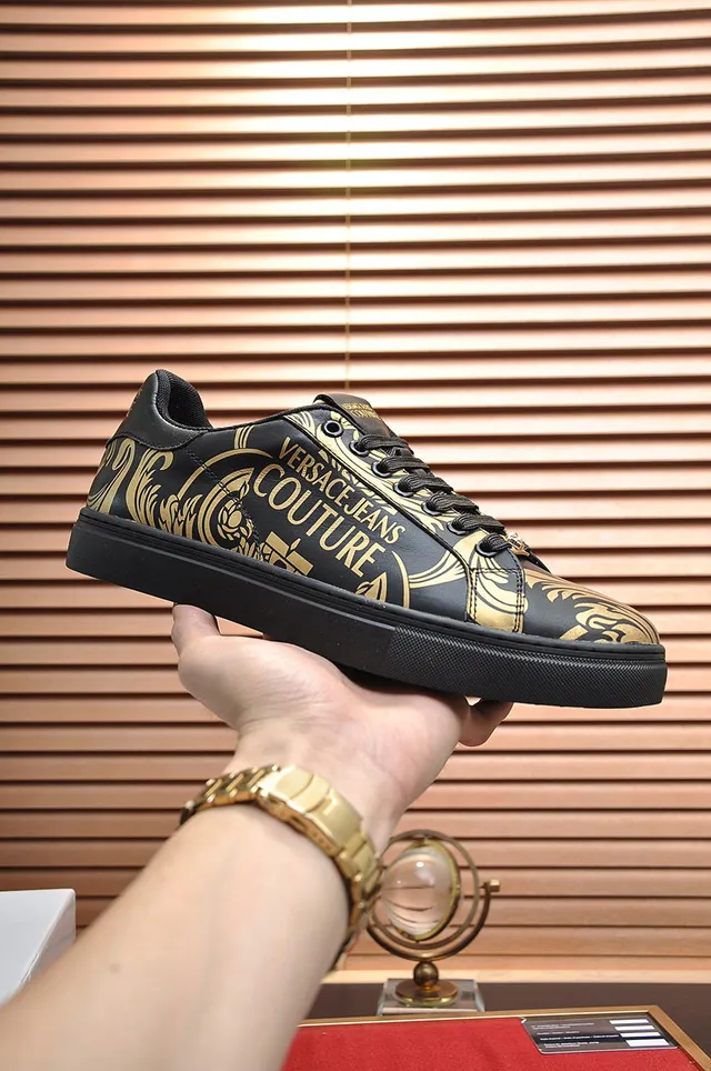 Versace Tênis Lifestyle com Upper de Couro Preto e Dourado com Impressão Baroque 7