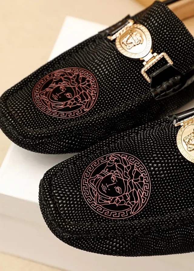 Versace Loafer Noir Or Texturé Haut Emblème Tête Médusa 5