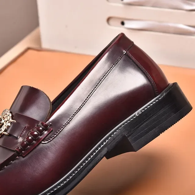Versace Chain Reaction বার্গান্ডি গোল্ড পলিশড চামড়া Medusa Medallion Hardware লোফার 5
