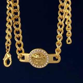 Versace Chain Reaction Medusa Collar con colgante de cristal