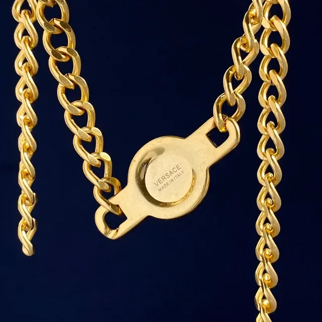 Versace Chain Reaction Medusa Collier avec pendentif en cristal 3