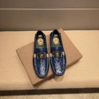 Versace Chain Reaction Navy Gold चमकदार मगरमछ दबाया चमड़ा Medusa बकल लोफर
