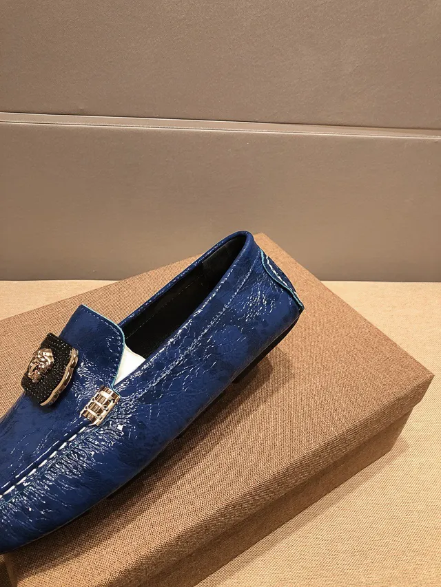 Versace Chain Reaction Navy Gold cuir patenté embossé crocodile boucle Medusa mocassin 4