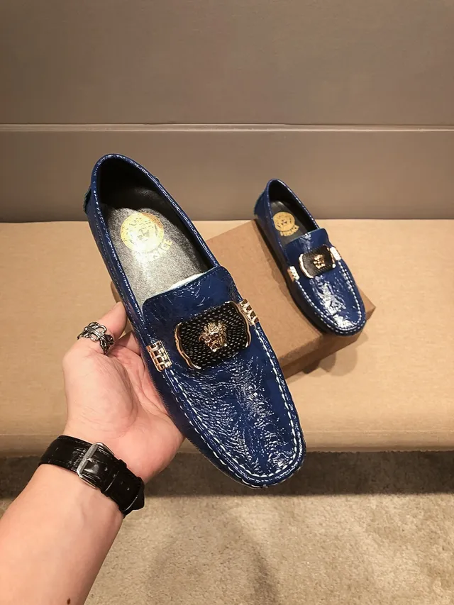 Versace Chain Reaction Navy Gold cuir patenté embossé crocodile boucle Medusa mocassin 6