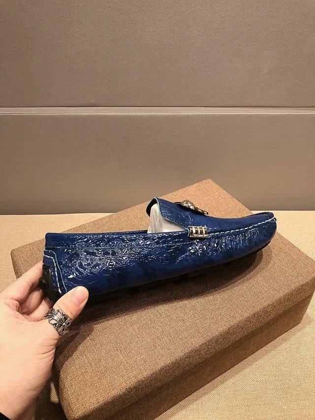 Versace Chain Reaction Navy Gold cuir patenté embossé crocodile boucle Medusa mocassin 8