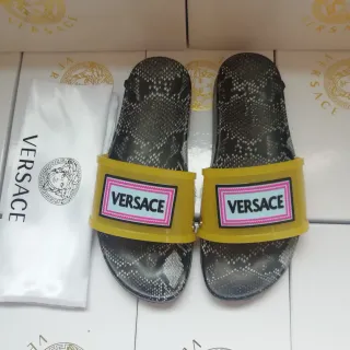 Versace Chain Reaction सांप की त्वचा पीली पट्टा चप्पल