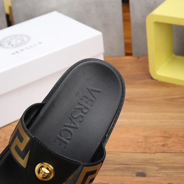 Versace Greca Odissea Sandales Casual Noires et Or 3