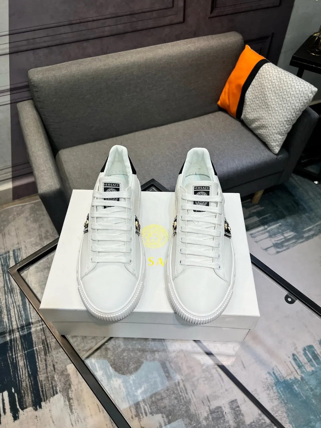 Versace Greca Odissea Blancs Medusa-embellished chaussures lifestyle 7