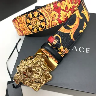 Versace Medusa बारोक प्रिंट सोने की बकल चमड़े की बेल्ट