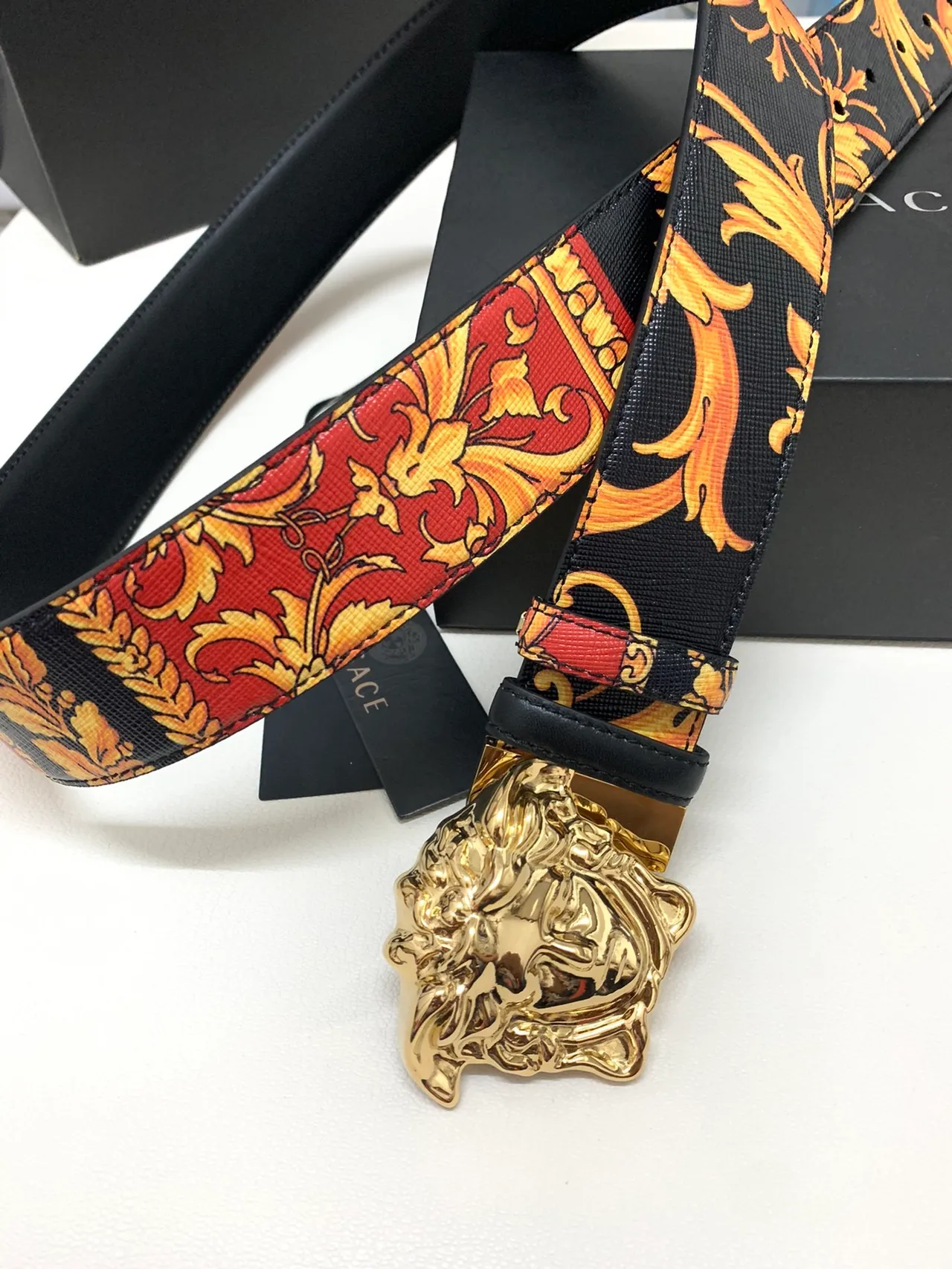Versace Medusa ব্যারোক প্রিন্ট সোনার বাকল চামড়ার বেল্ট 4