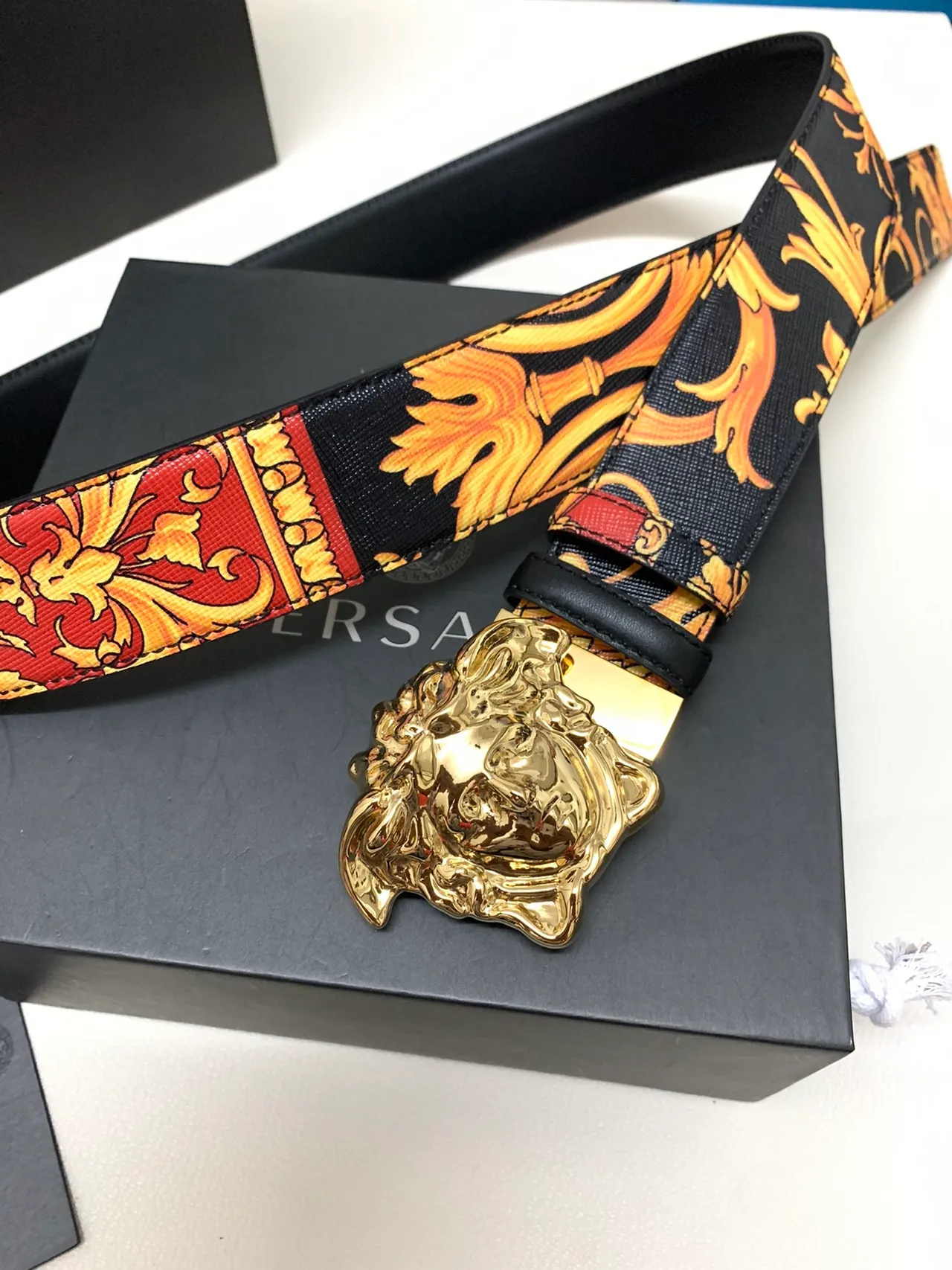 Versace Medusa ব্যারোক প্রিন্ট সোনার বাকল চামড়ার বেল্ট 5