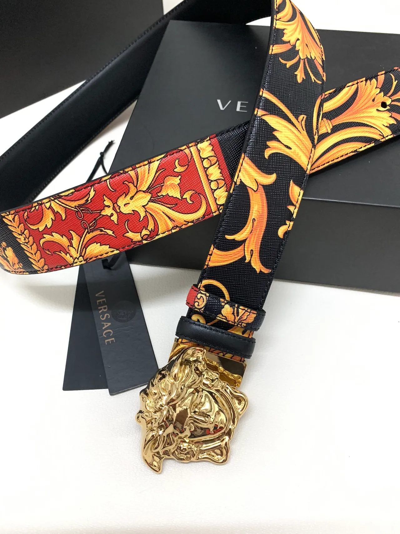 Versace Medusa ব্যারোক প্রিন্ট সোনার বাকল চামড়ার বেল্ট 8