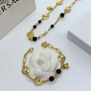 Collar Versace Medusa Chain Charm de Cabeza Dorado Negro