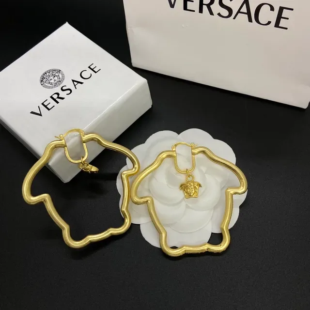Versace Medusa Boucles d'oreilles dorées en forme de t-shirt aro pendentif charmant 4