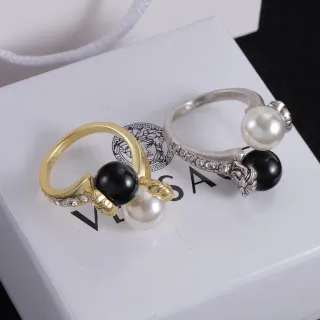 Versace Medusa Ring 金色和银色调 珍珠和玛瑙戒指