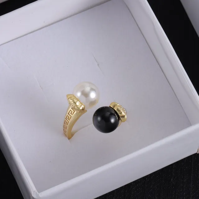 Versace Medusa Ring Oro y Plata Tono Perla y Onyx Rings 4
