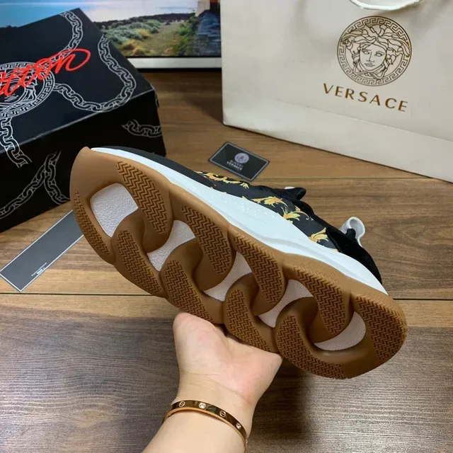Versace Odissea Tênis Lifestyle Preto Dourado Impressão Barroca 2