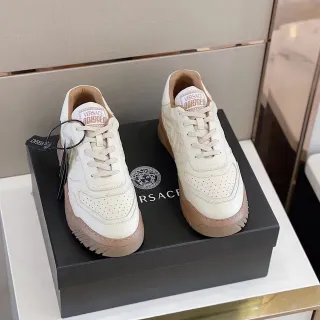 Versace Odissea Off-White 和 Beige 生活方式运动鞋