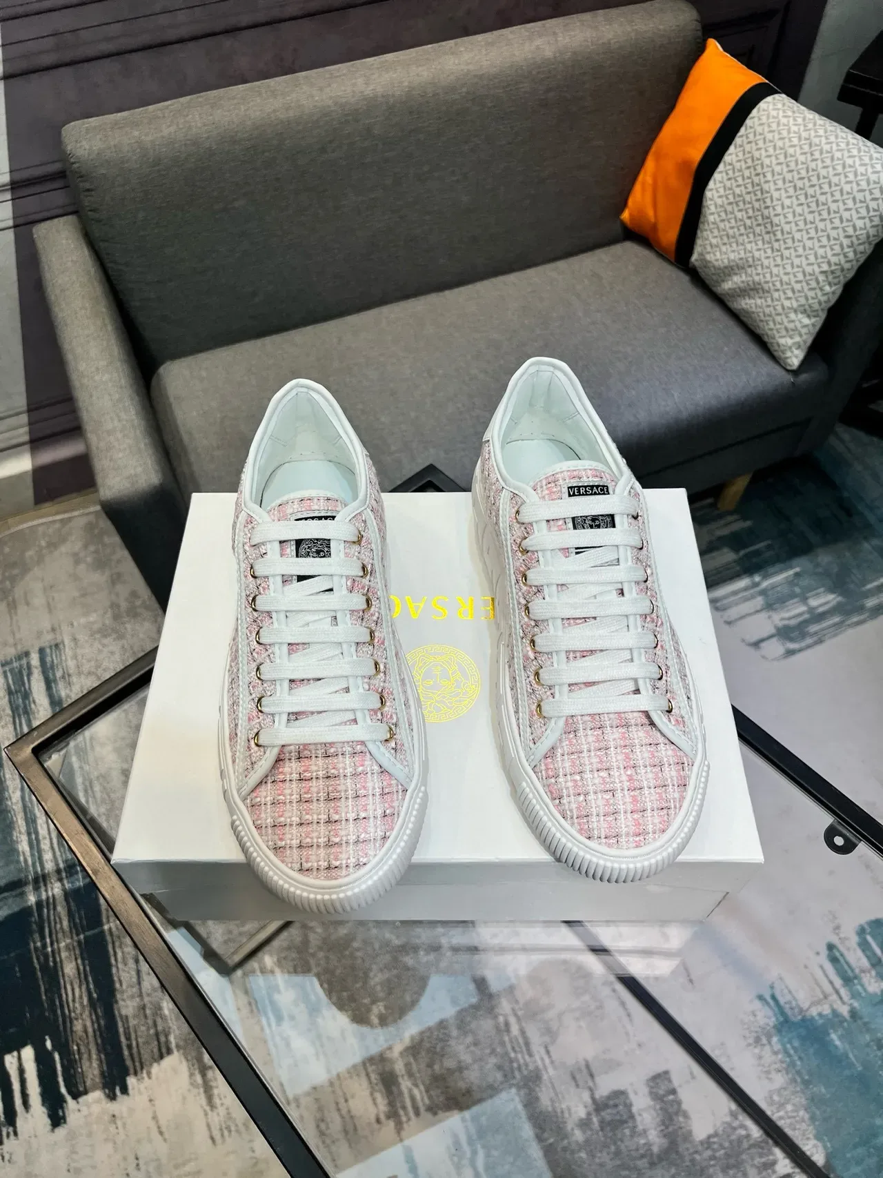 Versace وردي أبيض Tweed أعلى Greca-Key وسيطة أسلوب الحياة حذاء رياضي 6
