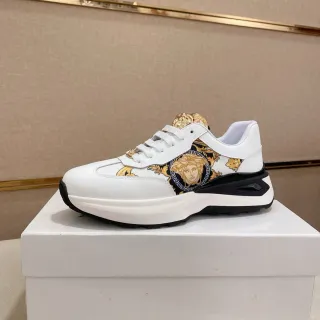 Versace व्हाइट गोल्ड Medusa-Print साइड पैनल बारोक ऑर्नामेंटेशन चंकी स्नीकर