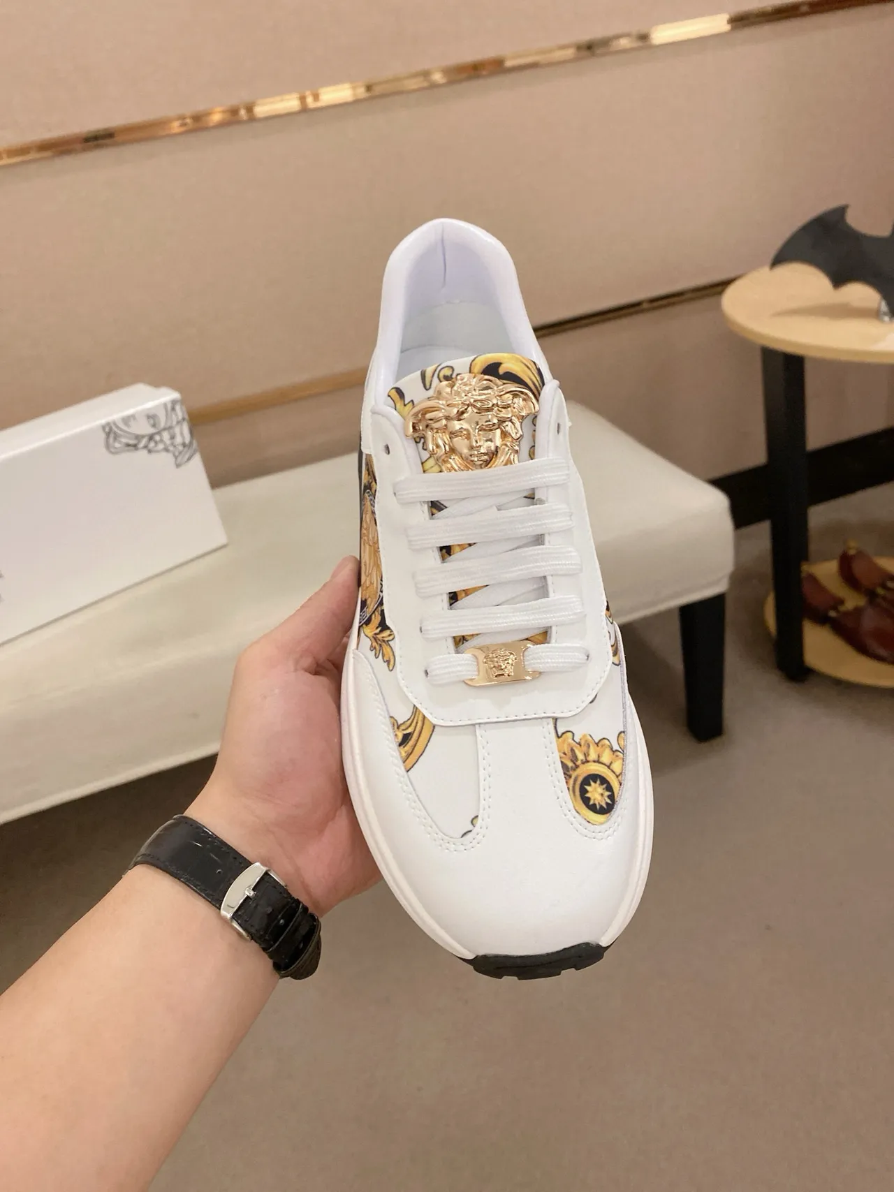 Versace সাদা সোনালি Medusa-Print সাইড প্যানেল ব্যারোক অর্নামেন্টেশন চাঙ্কি স্নিকার 2