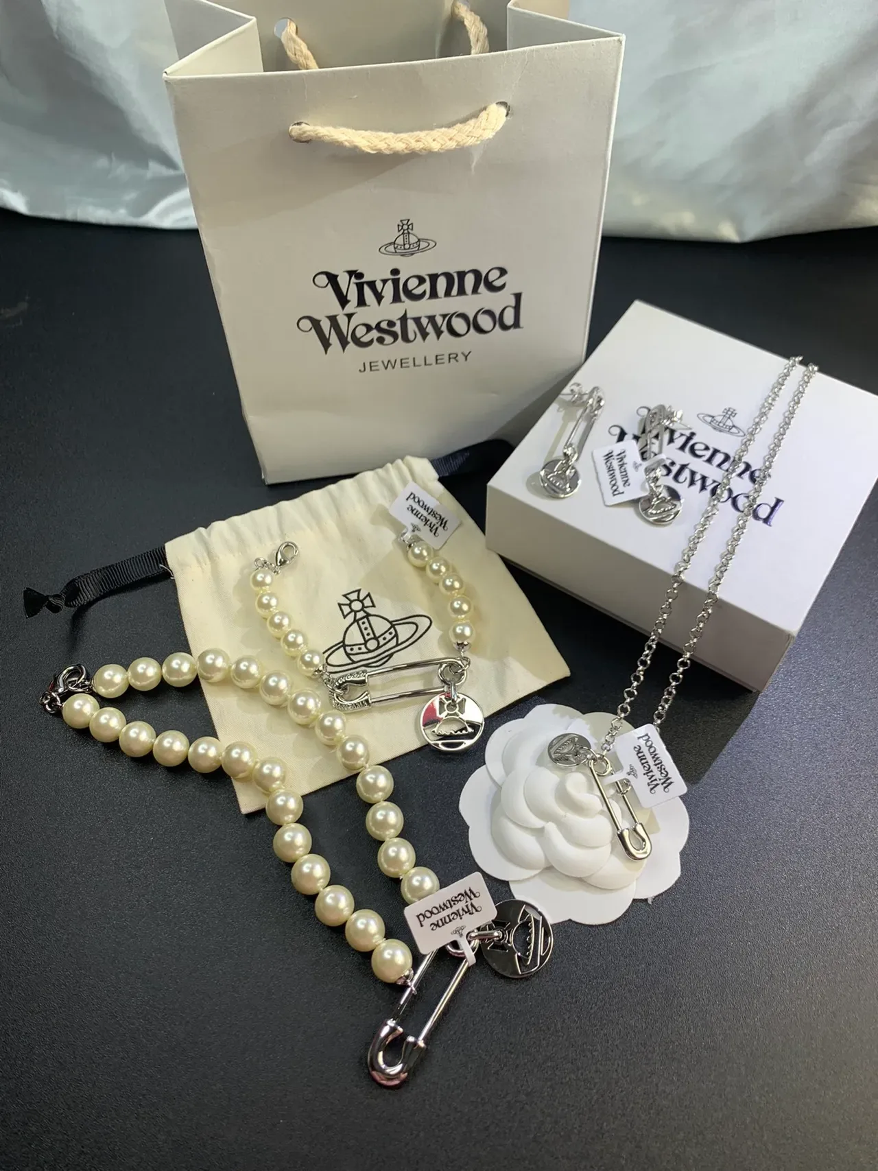 Vivienne Westwood Orb Safety Pin Pearl Strand Necklace 6