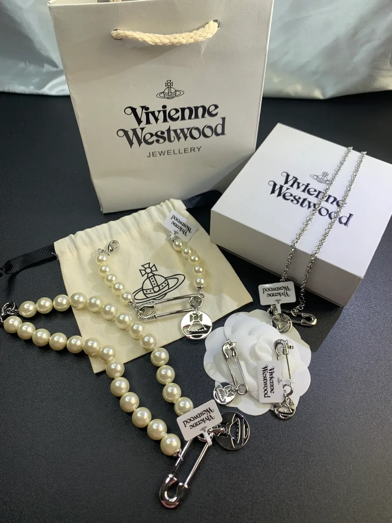 Vivienne Westwood Orb Safety Pin Pearl Strand Necklace 7