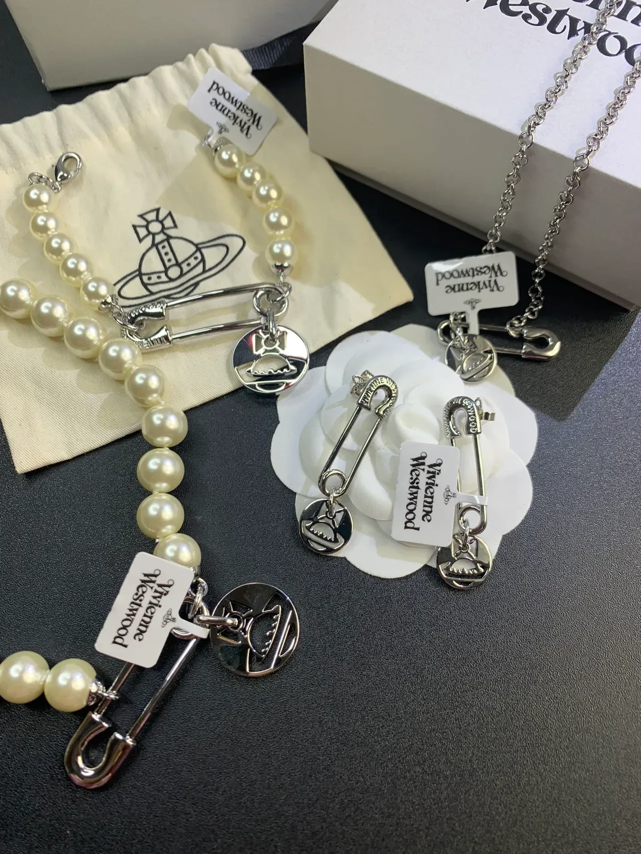 Vivienne Westwood Orb Safety Pin Pearl Strand Necklace 8