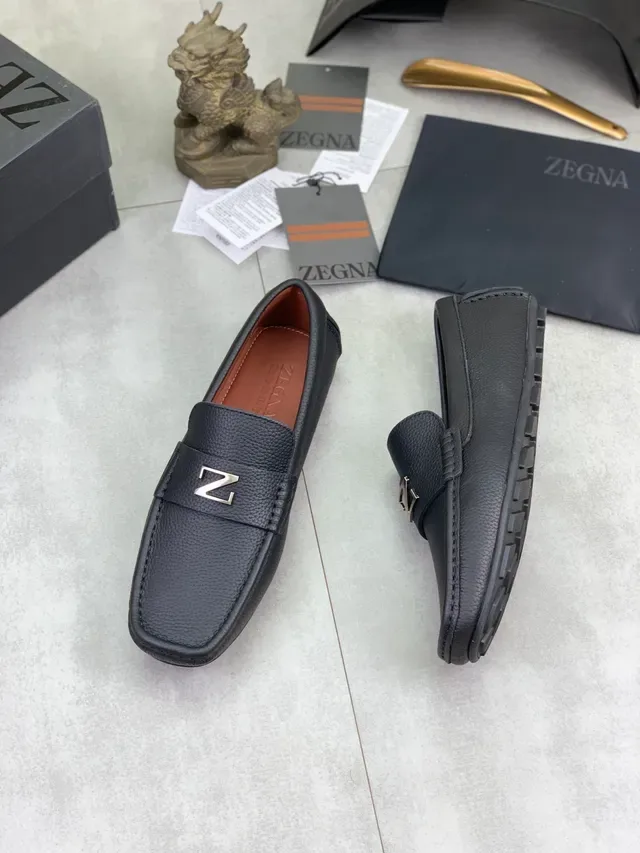 Zegna काला भूरा पेबल्ड लेदर मेटल 'Z' लोगो लोफर 5