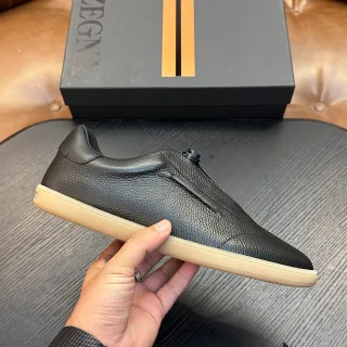 Zegna Black Pebbled Leather Zipper Loafer