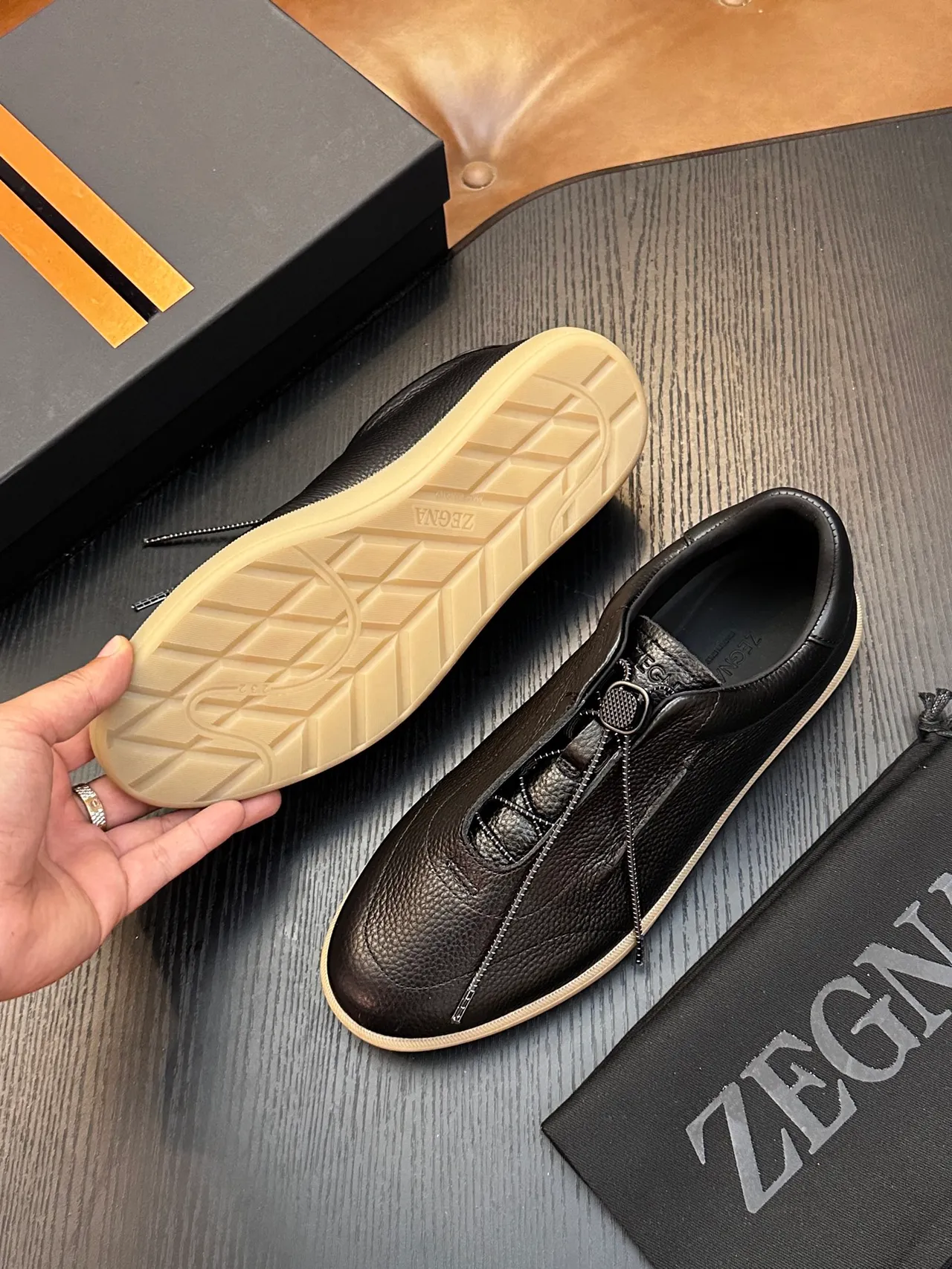 Zegna Chaussure Noire Cuir Pebbled Fermeture Éclair Mocassin 2