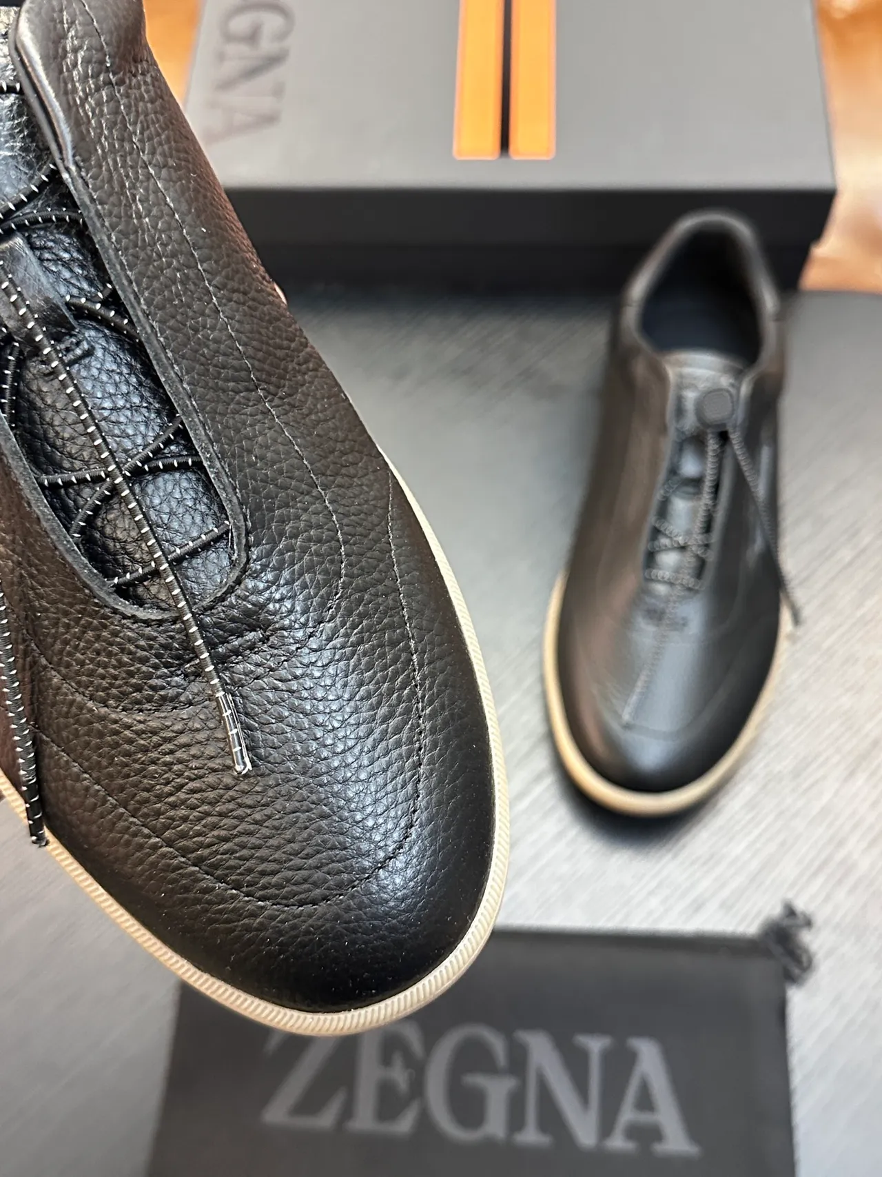 Zegna Chaussure Noire Cuir Pebbled Fermeture Éclair Mocassin 4