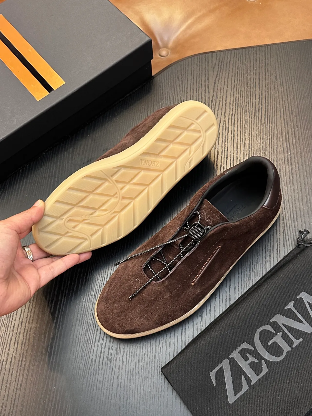 Zegna Marron Beige Daim Dessus Côté Fermeture Éclair Fermeture Mocassins 2