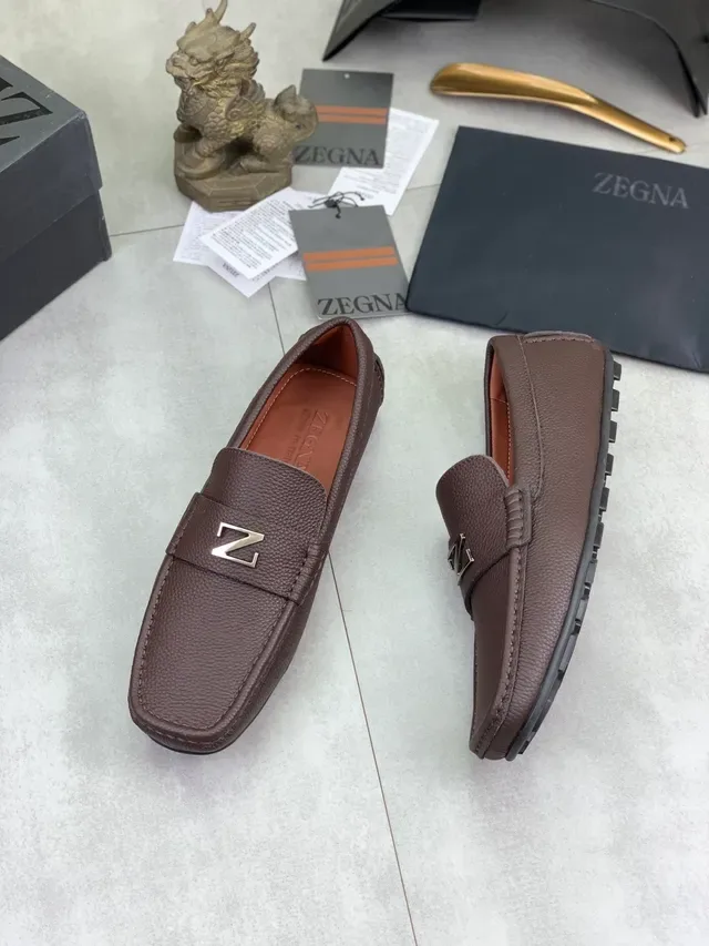 Zegna लोफर ब्राउन बेज कुरकुरा चमड़ा धातु 'Z' लोगो लोफर 5