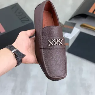 Zegna Triple X ब्राउन पेबल्ड लेदर स्लिप-ऑन लोफर