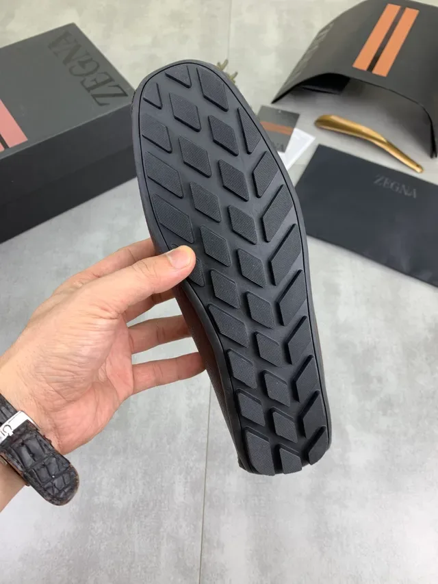 Zegna Triple X ब्राउन पेबल्ड लेदर स्लिप-ऑन लोफर 2