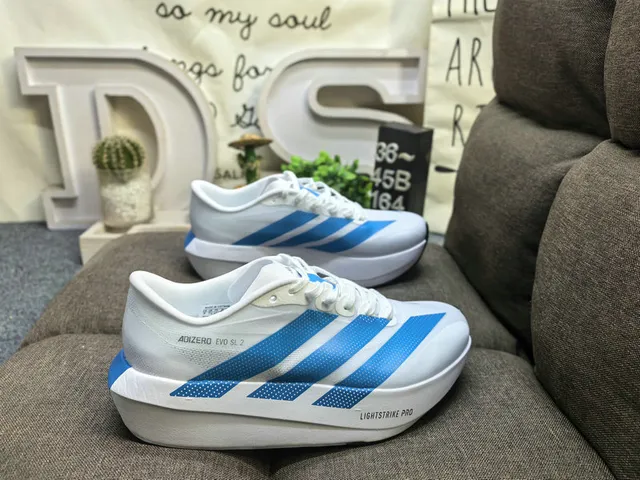 Adidas Adizero Evo SL 2 Off-White and Red Chaussures de course 21