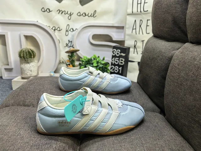 Adidas Beige Black Laceless Velcro Strap Three-Stripe Side Panel Lifestyle Sneakers 21