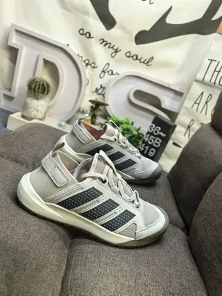 Adidas Beige Gray Mesh Upper Perforated Three Stripes Lifestyle Sneakers 9