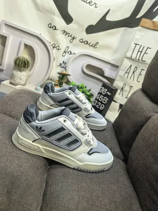 Adidas Beige Navy Low-Top Padded Collar Lifestyle Sneakers 9