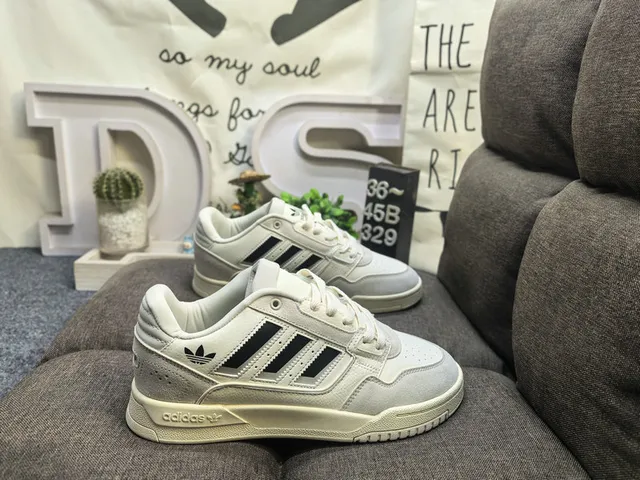 Adidas Beige Navy Low-Top Padded Collar Lifestyle Sneakers 21