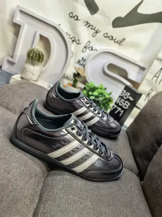 Adidas Black Beige Metallic Leather Upper Perforated Toe Box Lifestyle Sneakers 9
