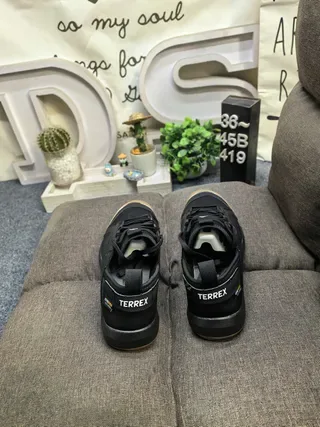 Adidas Tênis Lifestyle Preto e Marrom Low-Top com Cadarços 8
