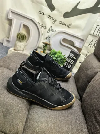 Adidas Tênis Lifestyle Preto e Marrom Low-Top com Cadarços 9