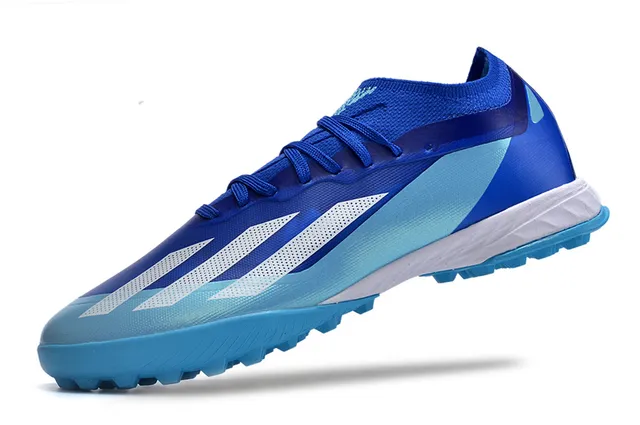 Adidas Chaussures de football à empeineta en maille, lacets asymétriques, coupe basse pour herbe artificielle couleur bleue 3