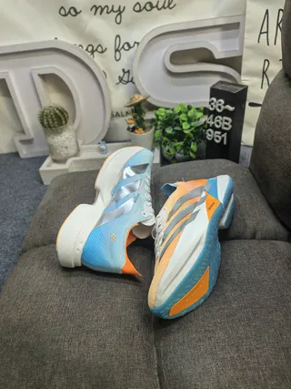 Adidas Chaussures Running Bleu Orange tige mesh ingénierie overlay de trois rayures métalliques 6