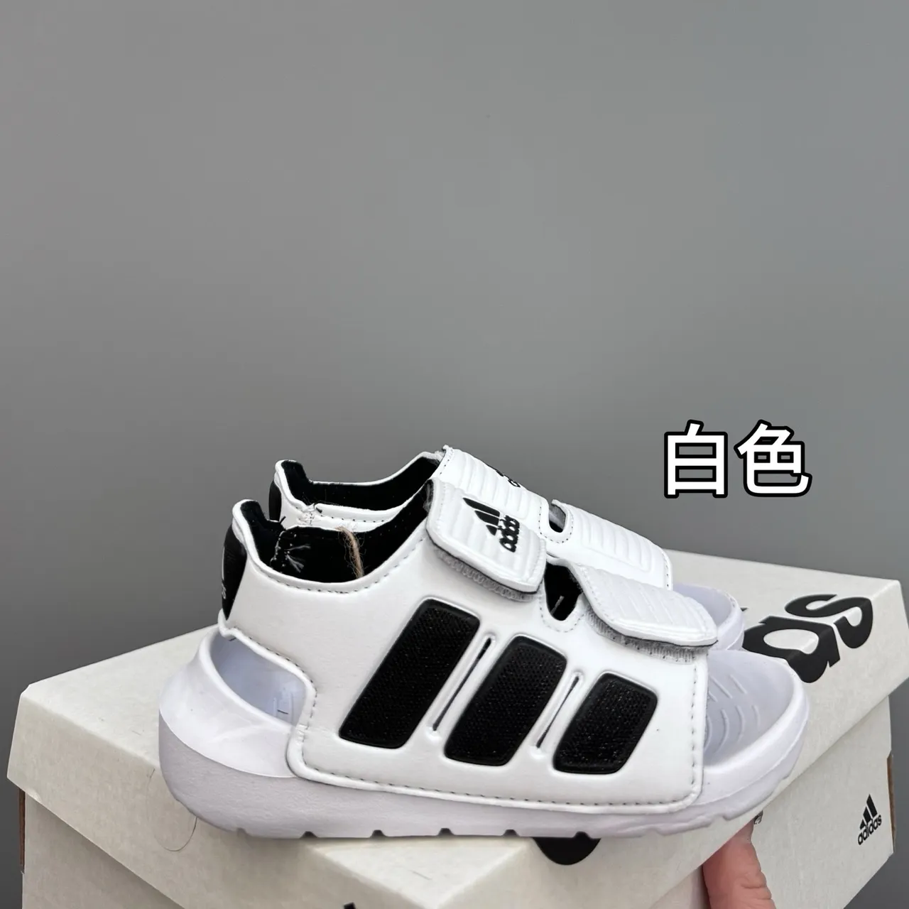 Adidas Sandales Casuales Bleues Blanches à Double Bretelles Velcro Fermeture Impression Camouflage sur la Tige 4