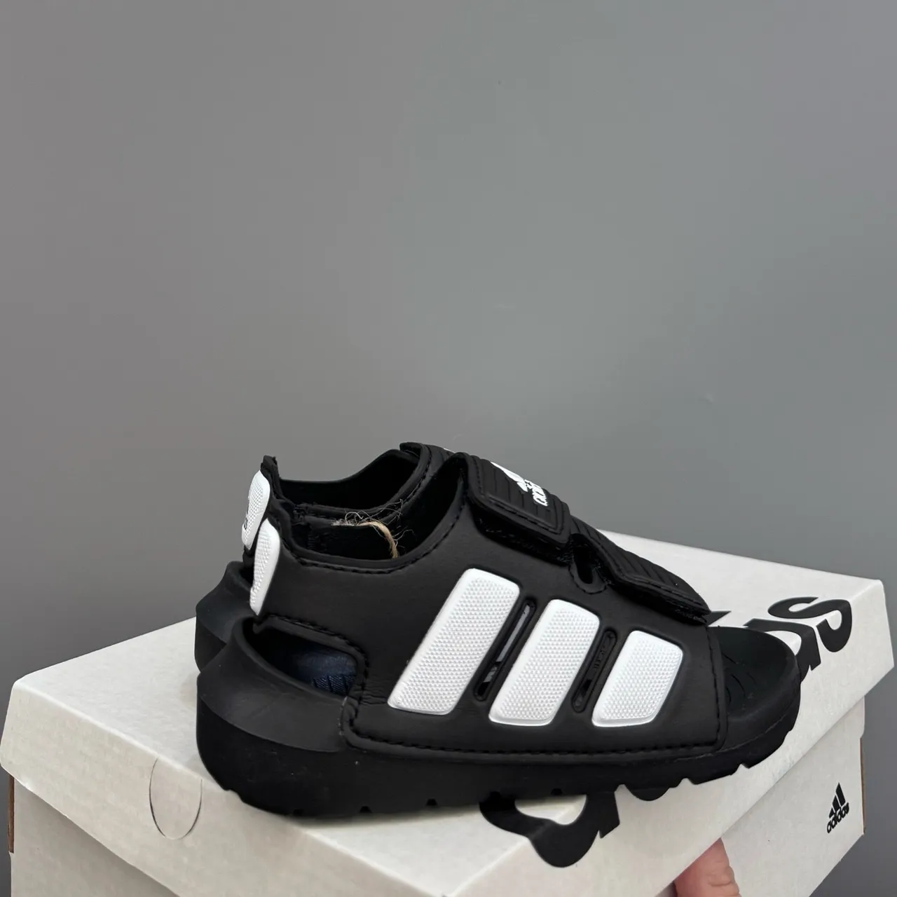 Adidas Sandales Casuales Bleues Blanches à Double Bretelles Velcro Fermeture Impression Camouflage sur la Tige 18