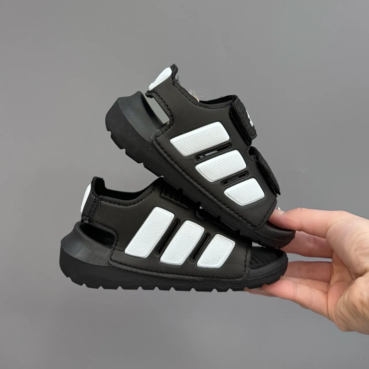Adidas Sandales Casuales Bleues Blanches à Double Bretelles Velcro Fermeture Impression Camouflage sur la Tige 20